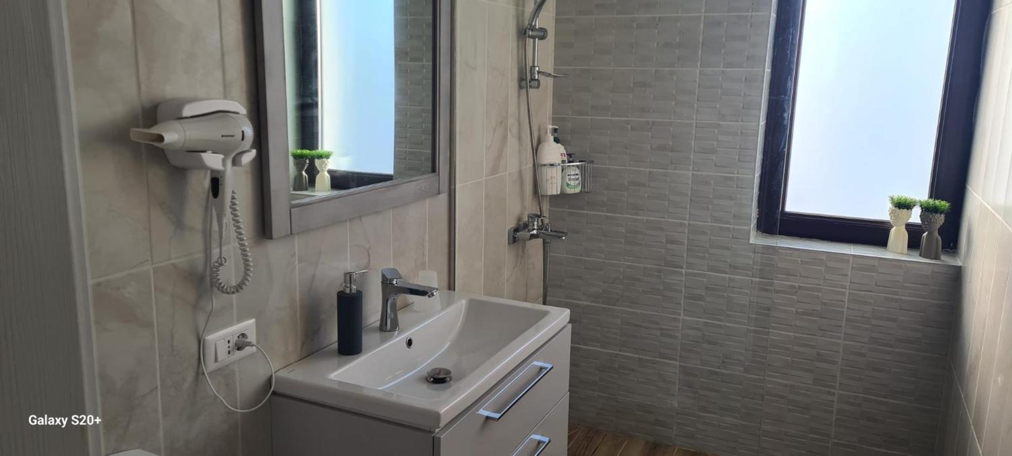Râmnicu VâlceaApartament Lucian公寓 外观 照片
